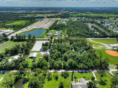 Premier Honey Bee Farm with National Brand Recognition