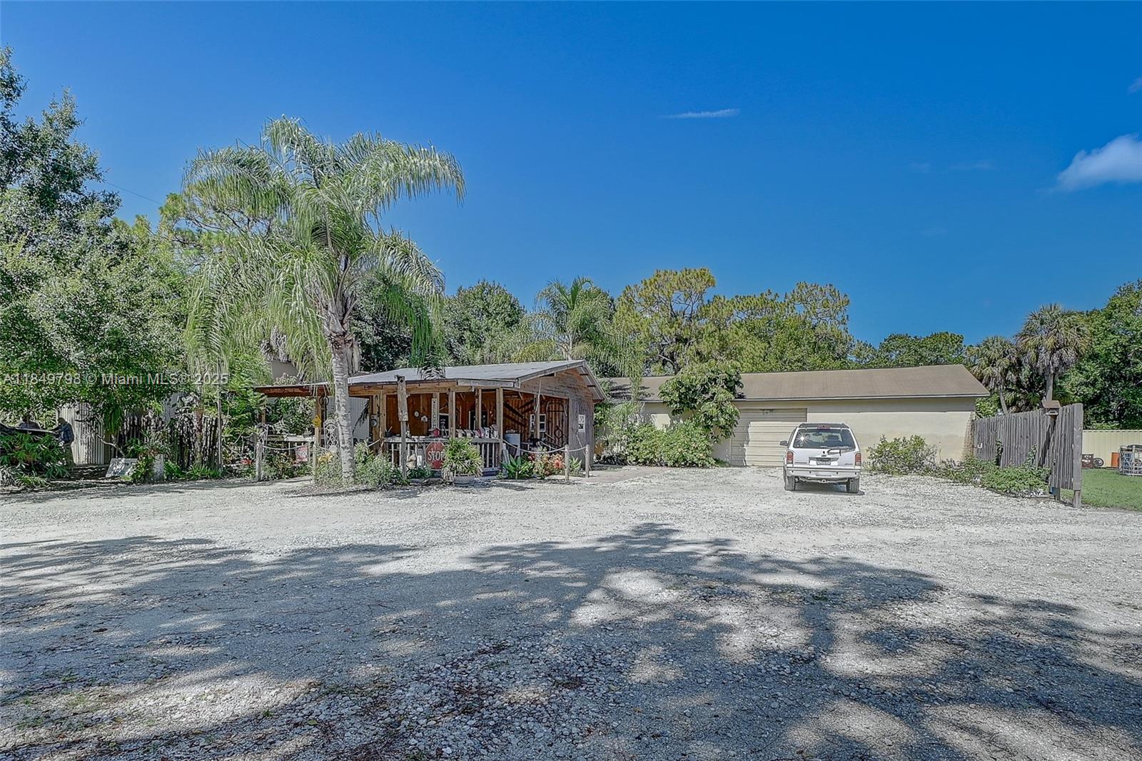 Premier Honey Bee Farm with National Brand Recognition