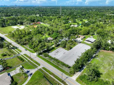 Premier Honey Bee Farm with National Brand Recognition