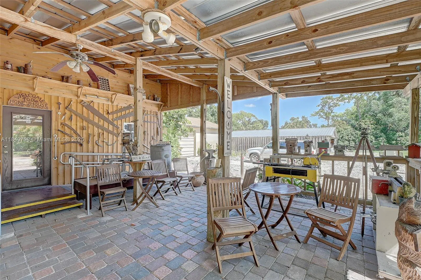 Premier Honey Bee Farm with National Brand Recognition