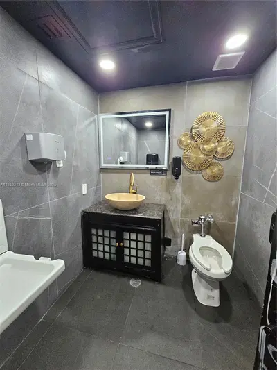 High Potential Restaurant with Exclusive Cuisine