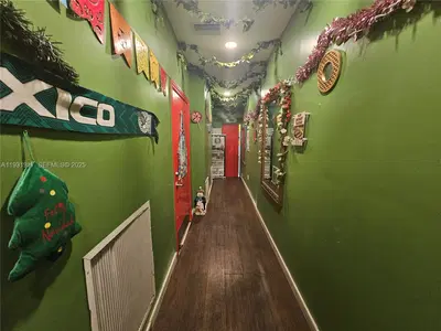 Profitable Dual Concept Restaurant with Loyal Clientele