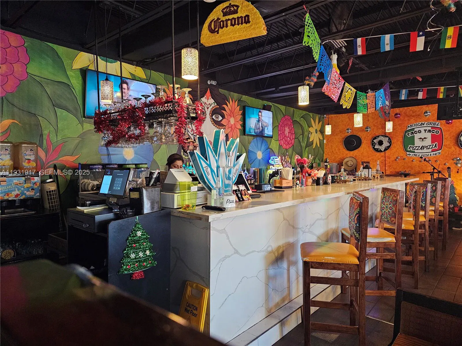 Profitable Dual Concept Restaurant with Loyal Clientele