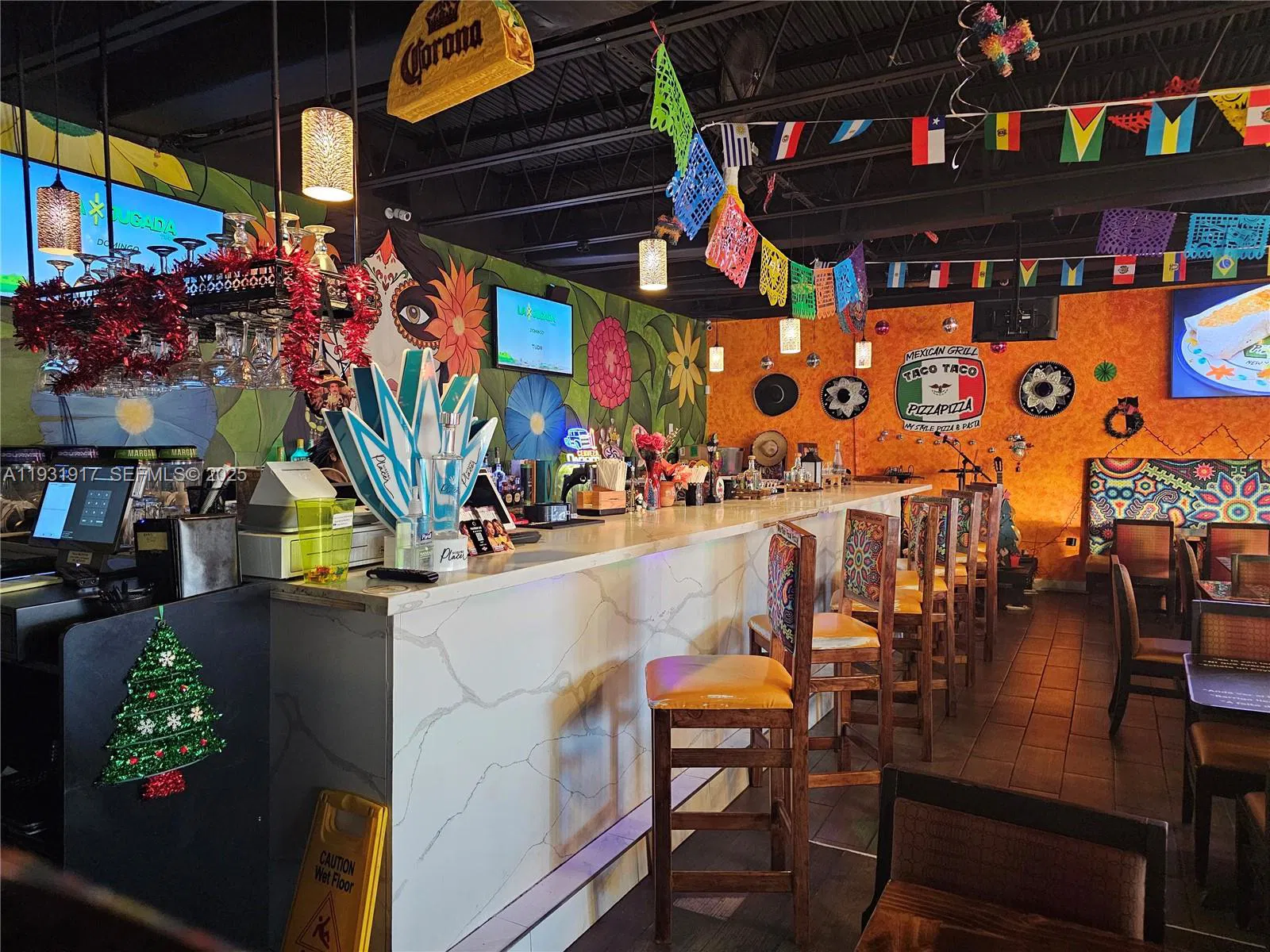 Profitable Dual Concept Restaurant with Loyal Clientele