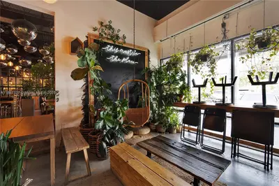 Turnkey Restaurant with Full Liquor License