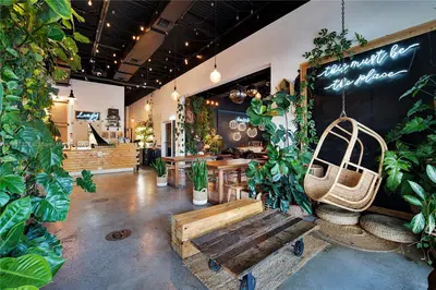 Turnkey Restaurant with Full Liquor License