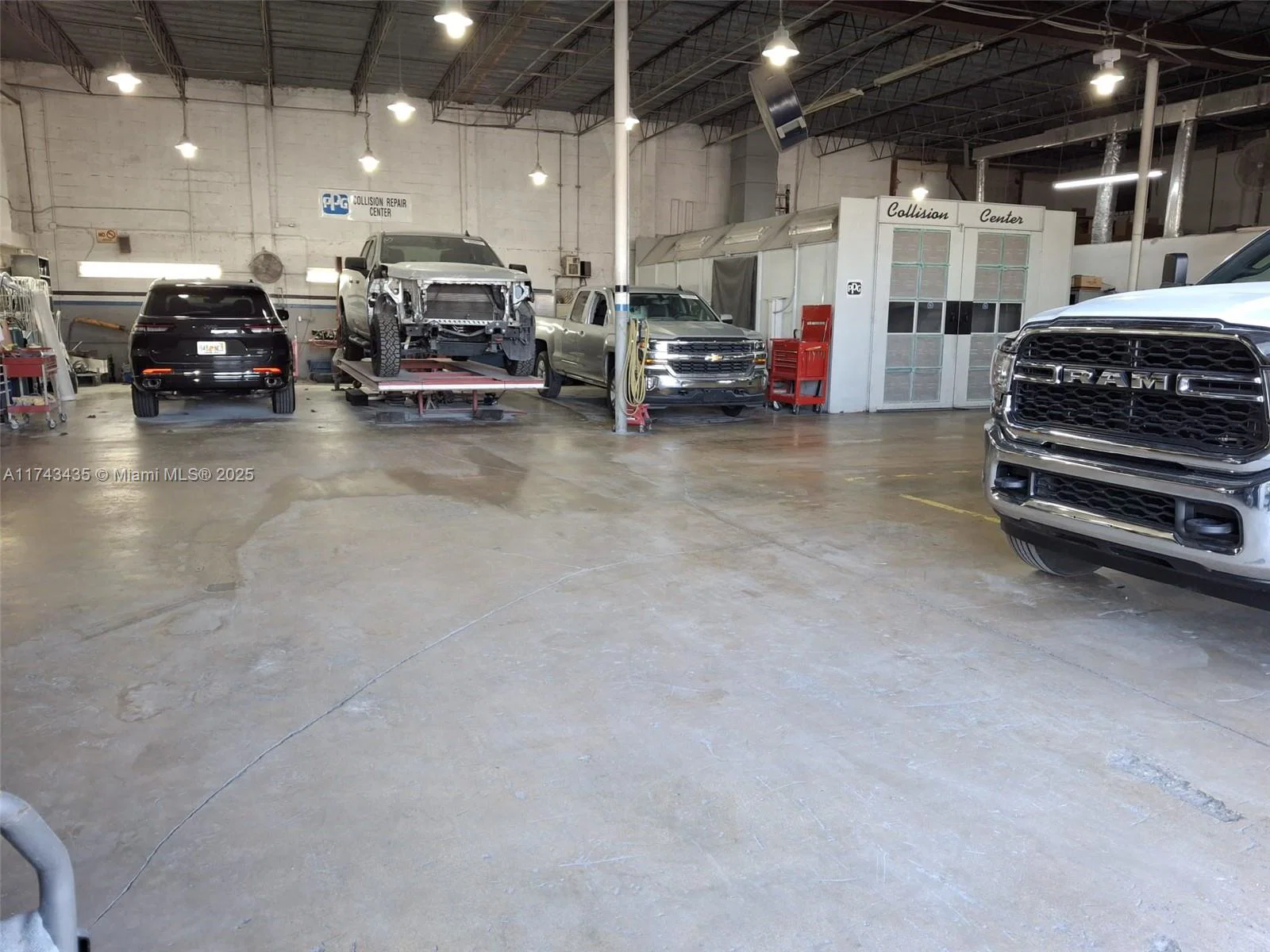Turnkey Auto Body Shop with Active Paint Booth