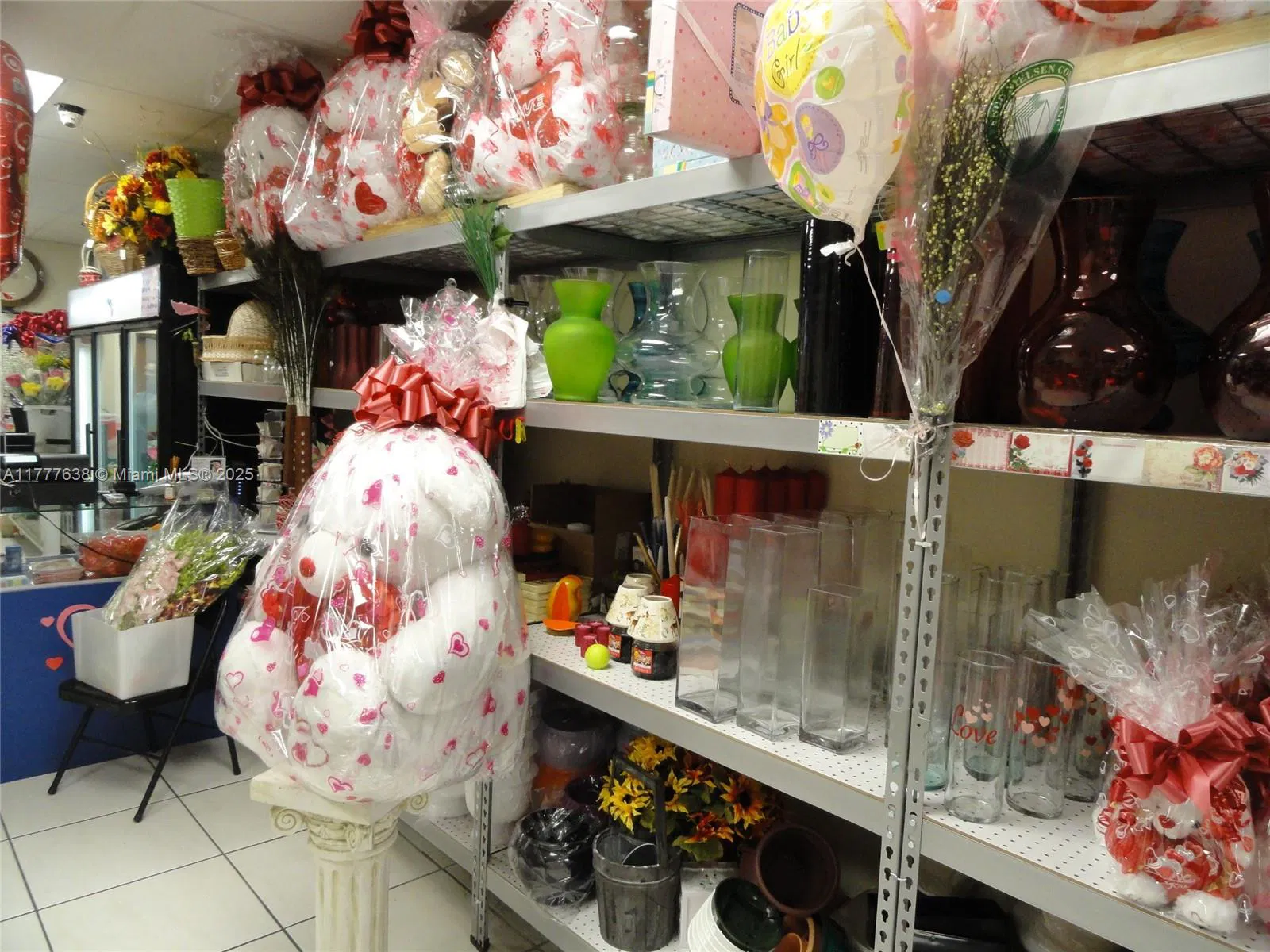 Turnkey Flower Shop with Excellent Visibility
