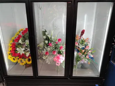 Turnkey Flower Shop with Excellent Visibility
