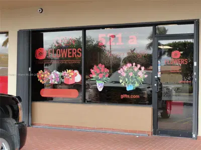 Turnkey Flower Shop with Excellent Visibility