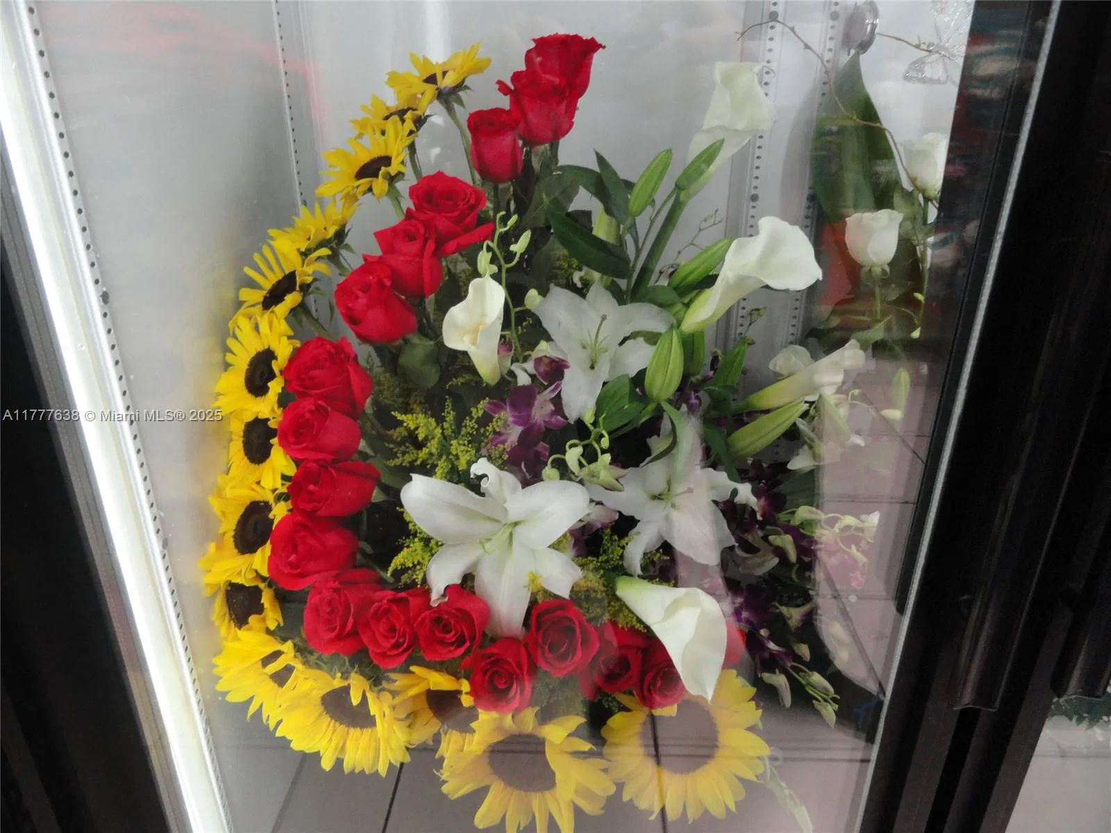 Turnkey Flower Shop with Excellent Visibility