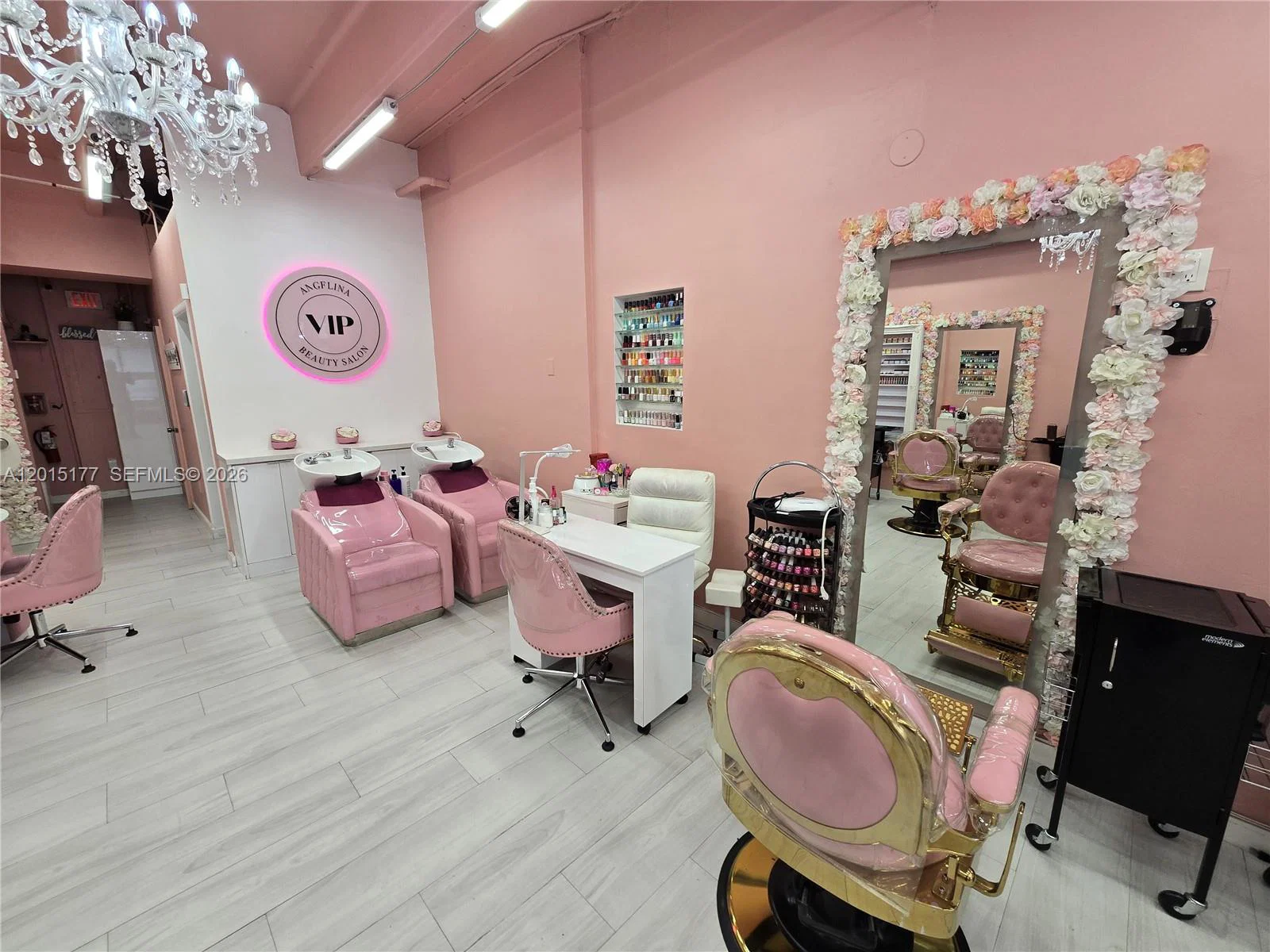 Premier Beauty Salon with Established Client Base