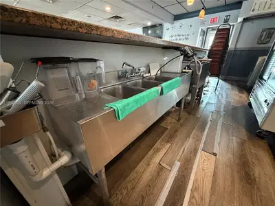 Turnkey Cuban Restaurant with Full Commercial Kitchen