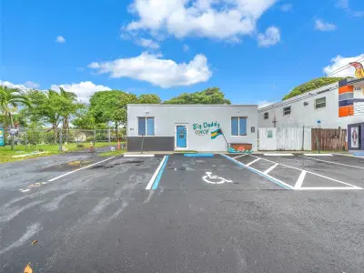 Established Caribbean Restaurant with Real Estate Included