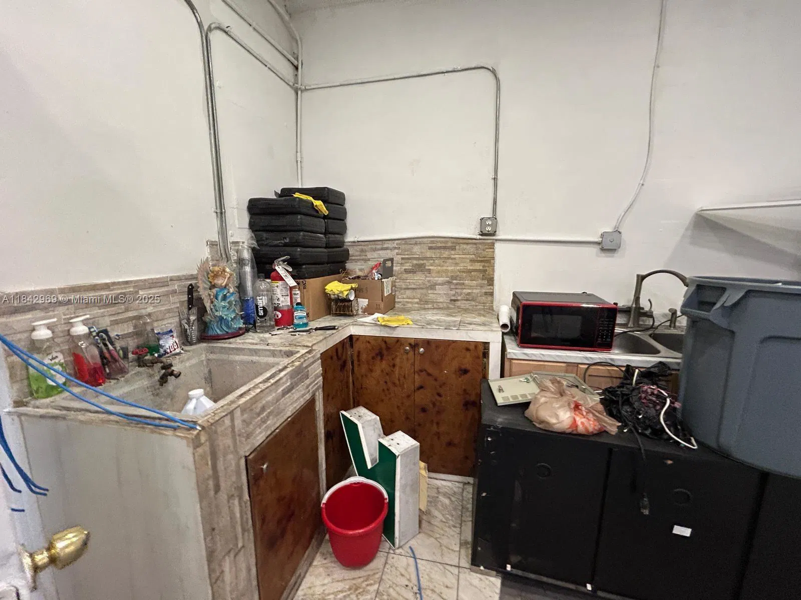 Profitable Convenience Store with Expansion Potential