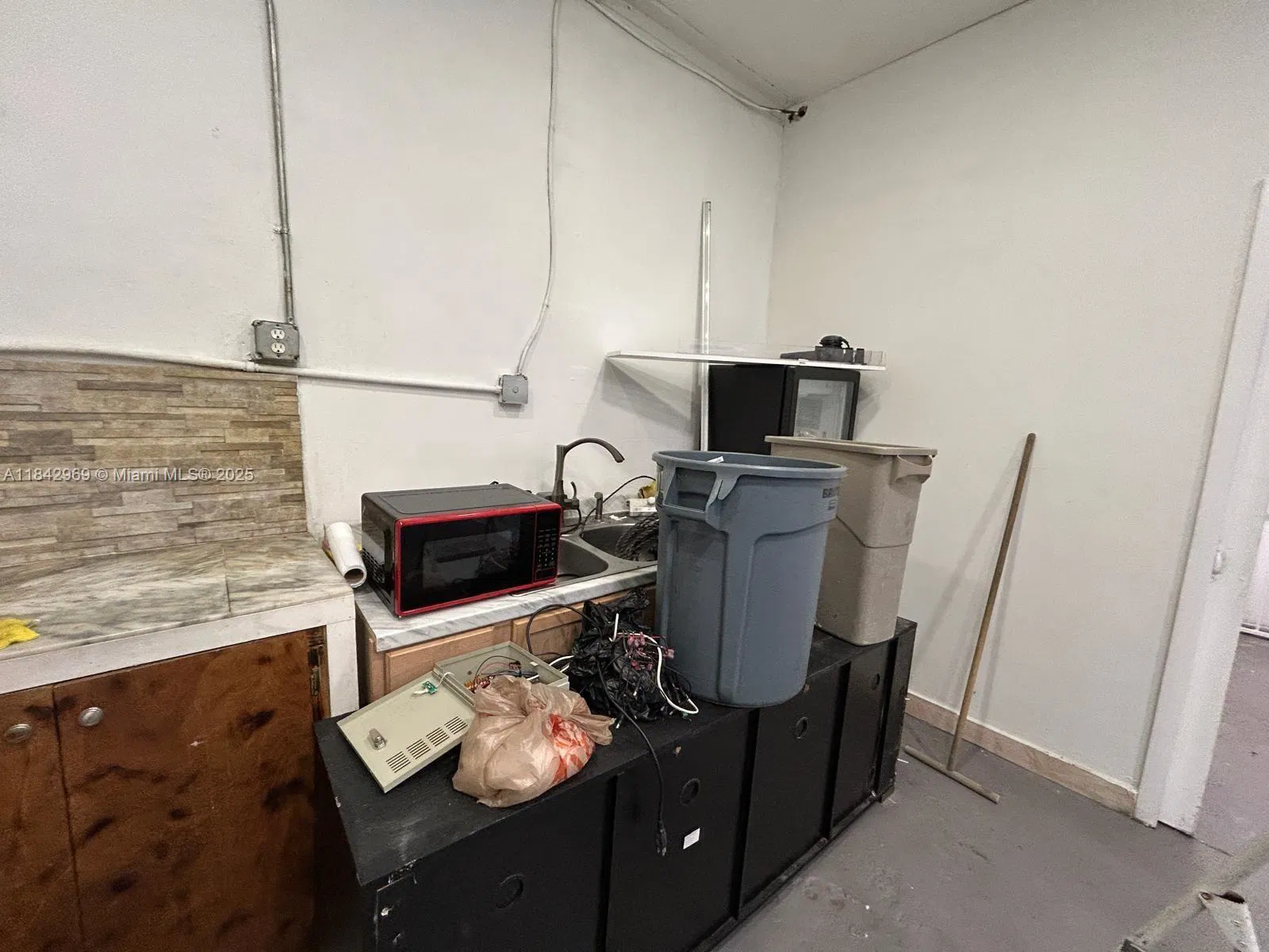 Profitable Convenience Store with Expansion Potential