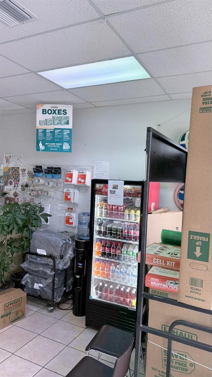 Established Shipping and Money Transfer Service with Loyal Customer Base