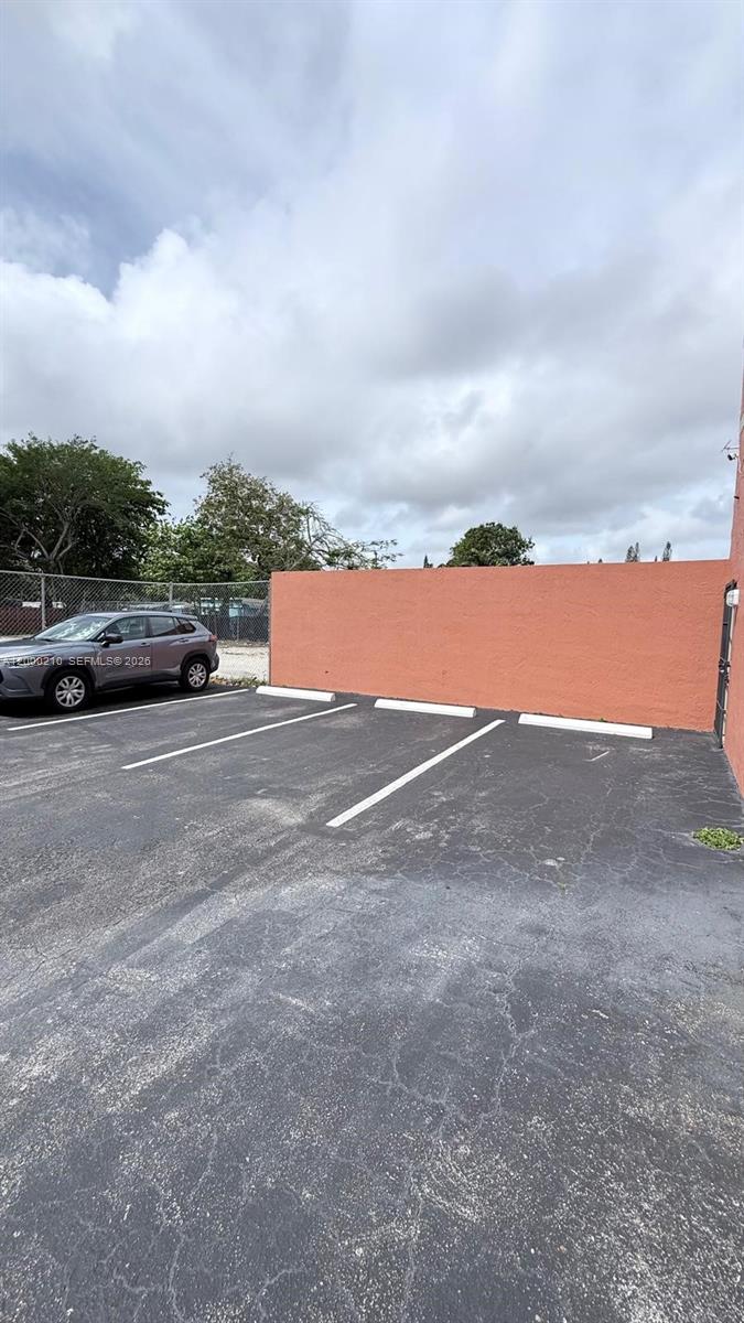 Established Shipping and Money Transfer Service with Loyal Customer Base