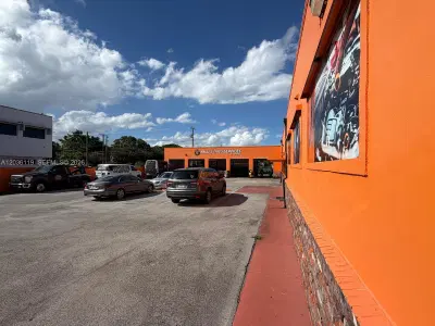 Established Automotive Repair Shop with Prime Hollywood Boulevard Location