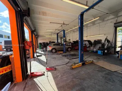 Established Automotive Repair Shop with Prime Hollywood Boulevard Location