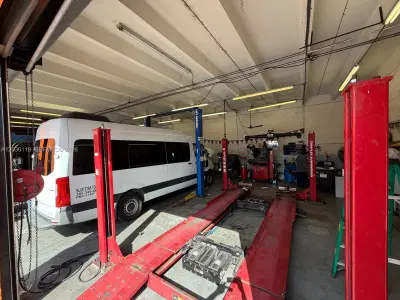 Established Automotive Repair Shop with Prime Hollywood Boulevard Location