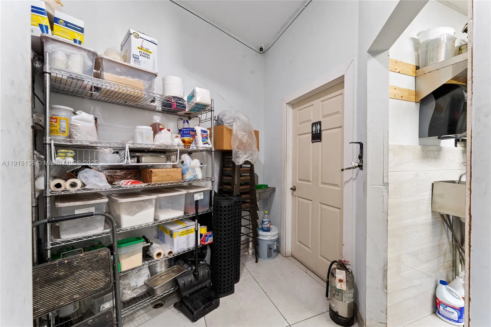 Established Restaurant and Cafeteria with Loyal Customer Base