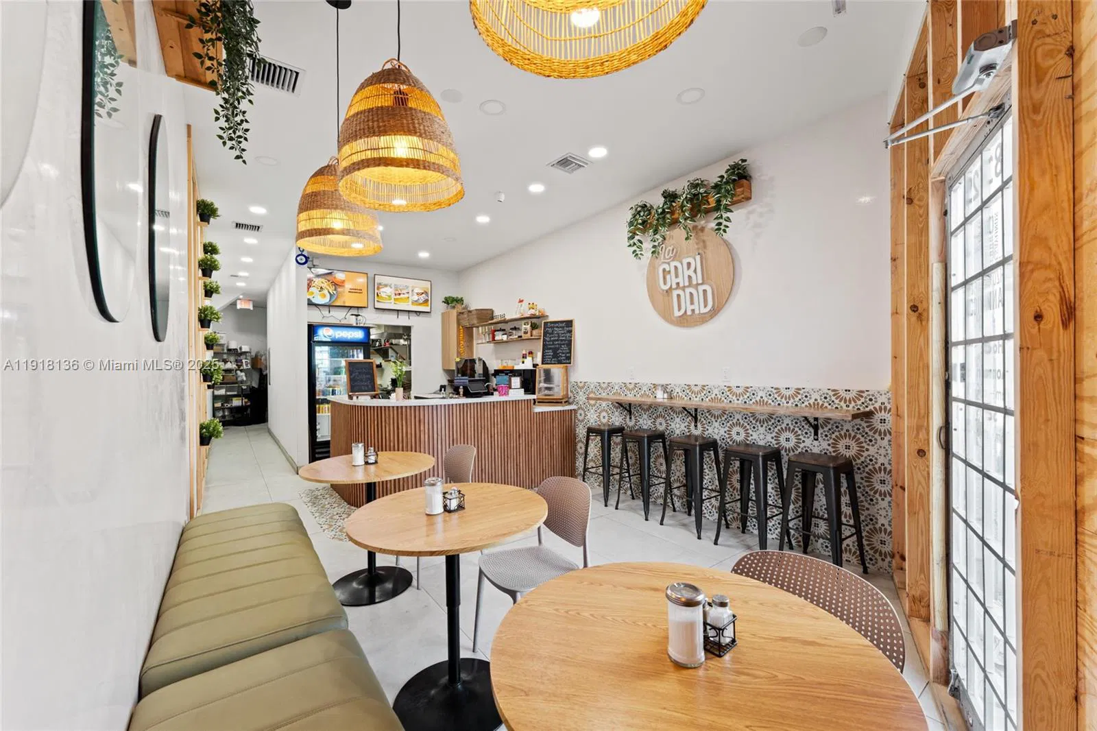 Established Restaurant and Cafeteria with Loyal Customer Base