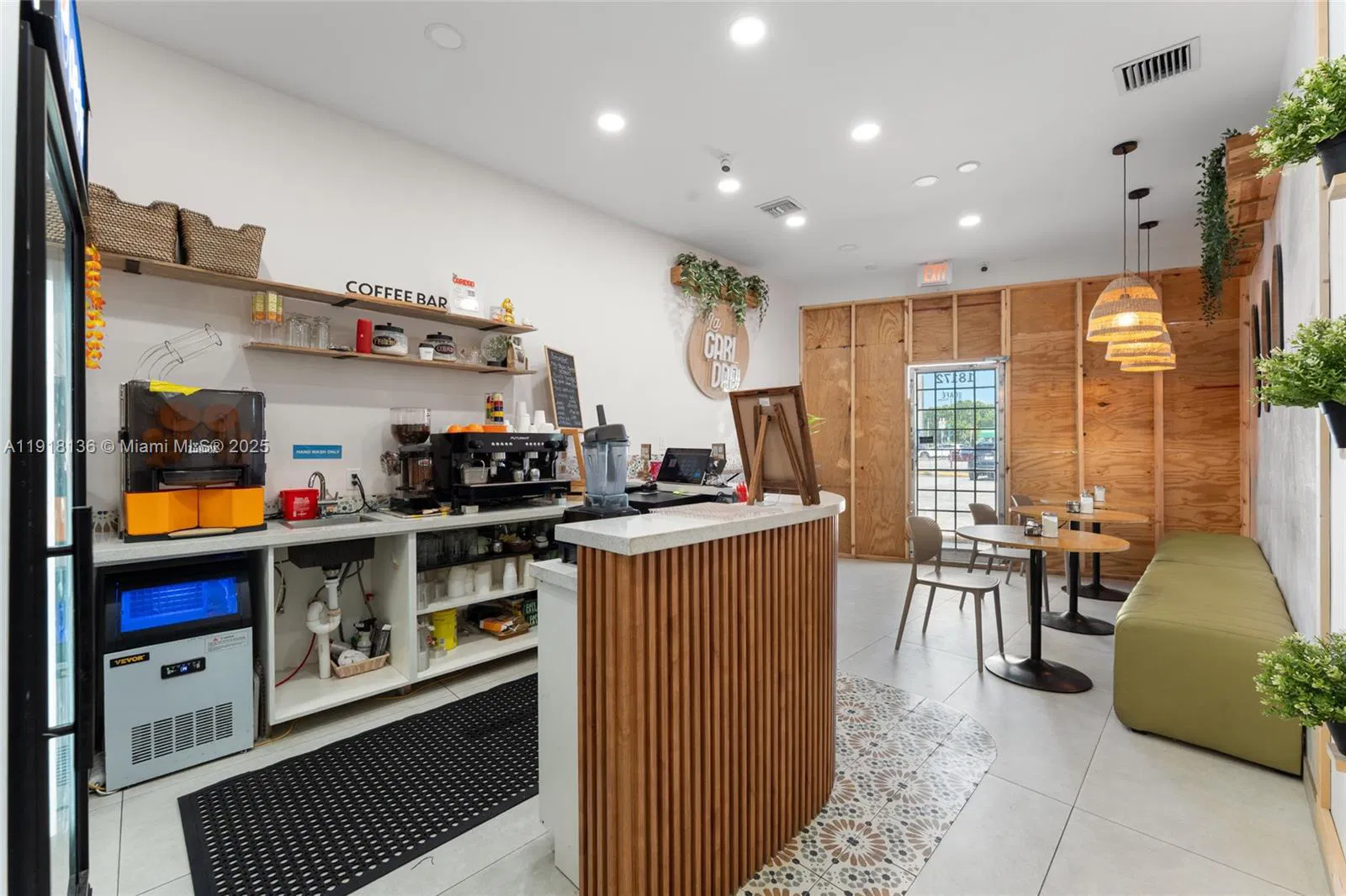 Established Restaurant and Cafeteria with Loyal Customer Base