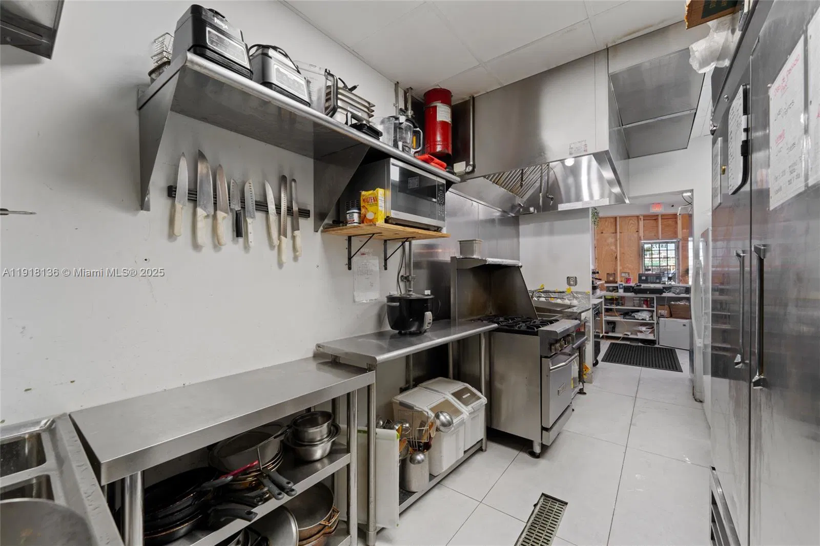 Established Restaurant and Cafeteria with Loyal Customer Base