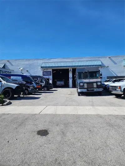 Established Auto Body Shop with Turnkey Operations