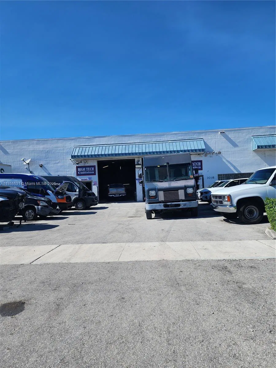 Established Auto Body Shop with Turnkey Operations
