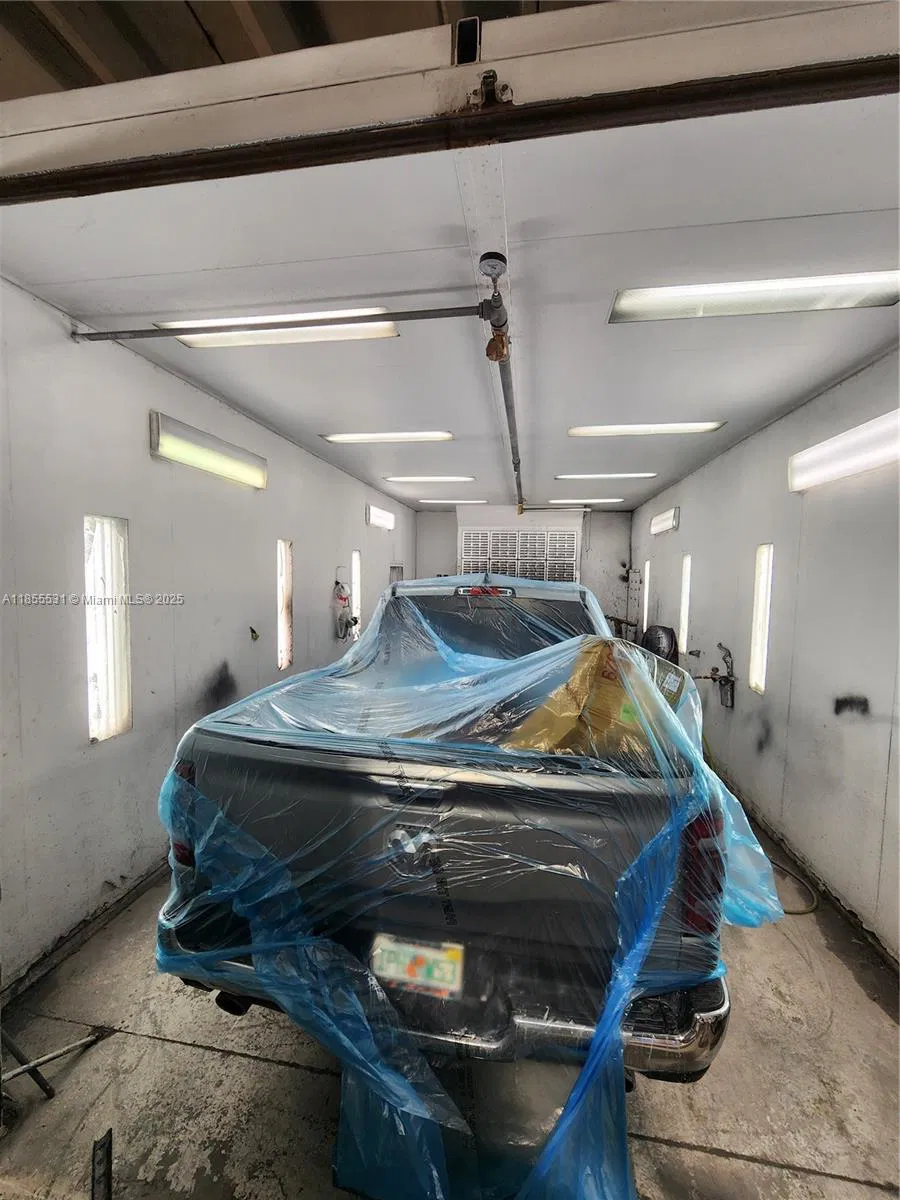 Established Auto Body Shop with Turnkey Operations