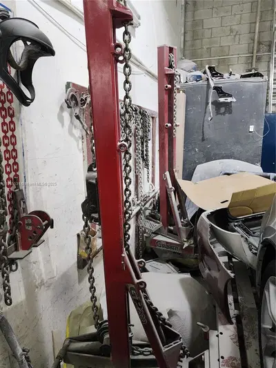 Established Auto Body Shop with Turnkey Operations