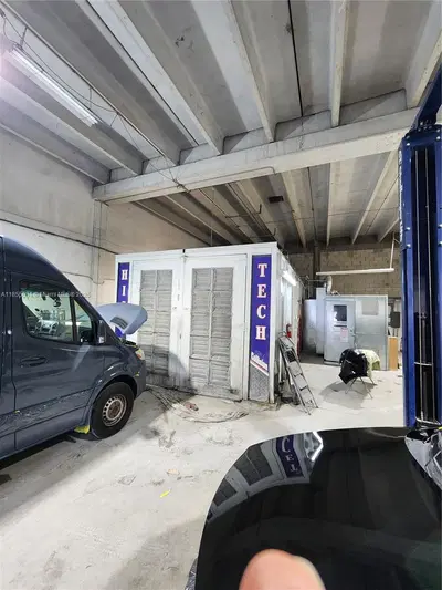 Established Auto Body Shop with Turnkey Operations