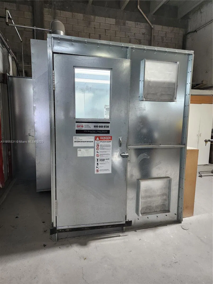 Established Auto Body Shop with Turnkey Operations