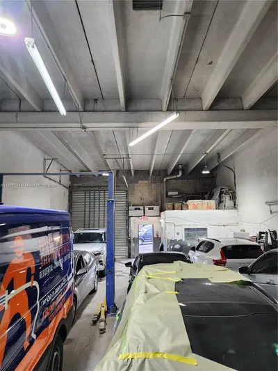 Established Auto Body Shop with Turnkey Operations