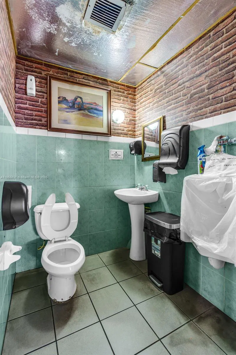 Established Dominican Restaurant with Strong Community Ties