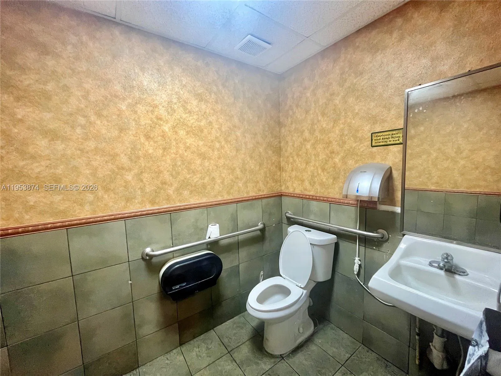 Prime Restaurant Space with Flexible Concept Potential