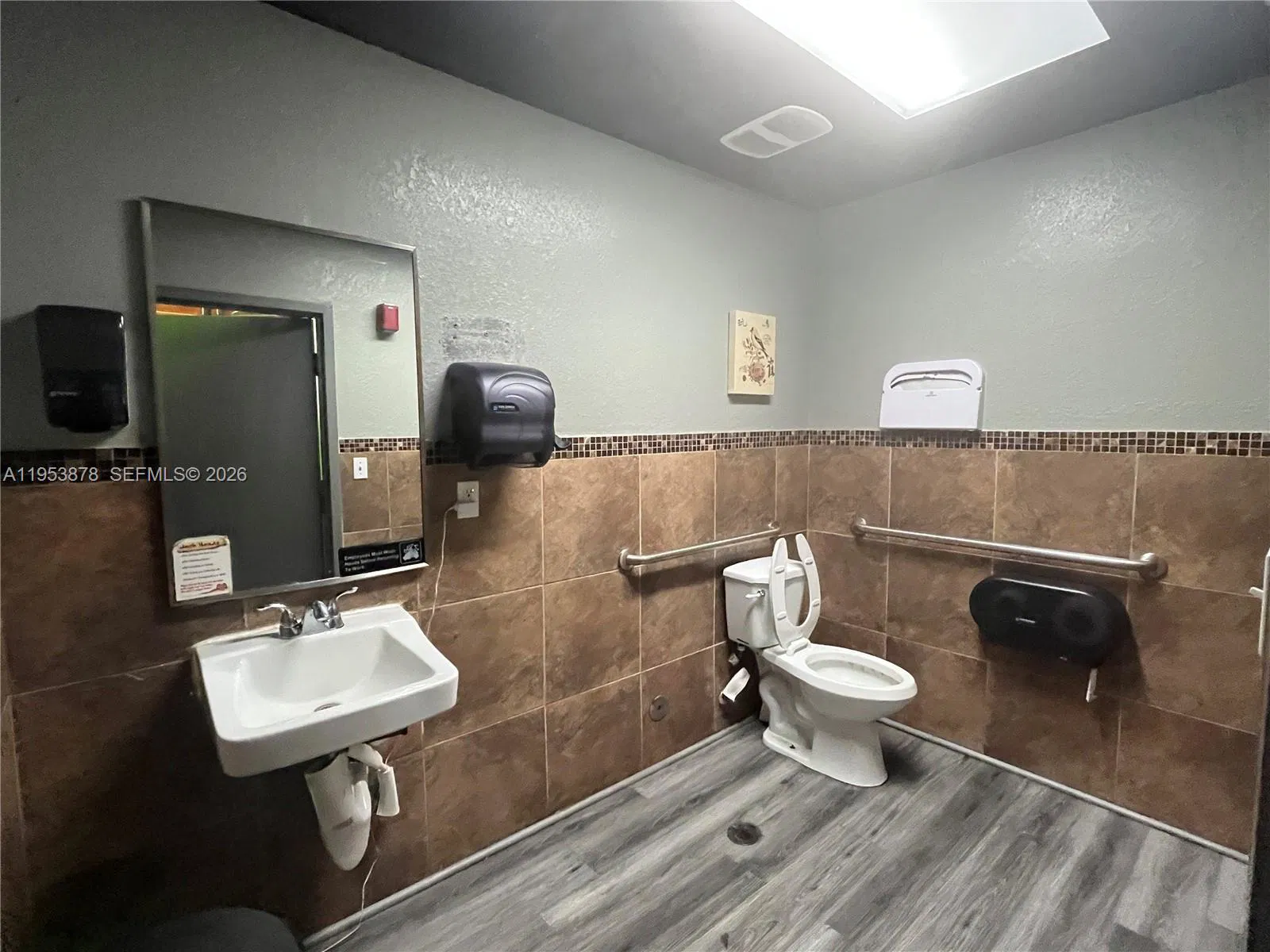 Versatile Restaurant Space with Essential Infrastructure