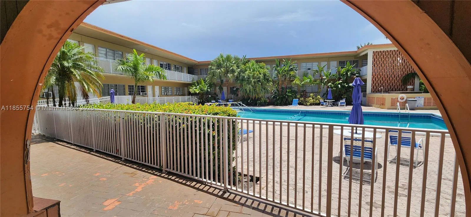 Profitable Smoke Shop with Loyal Customer Base