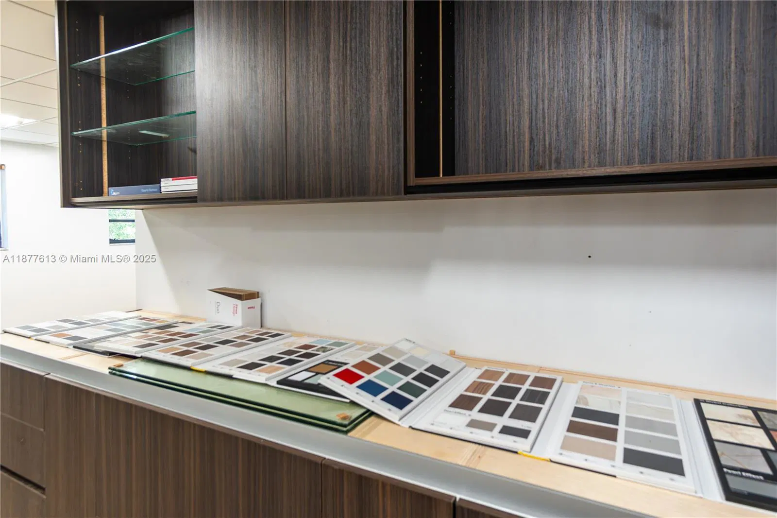 Profitable Furniture Manufacturer with Turnkey Operations