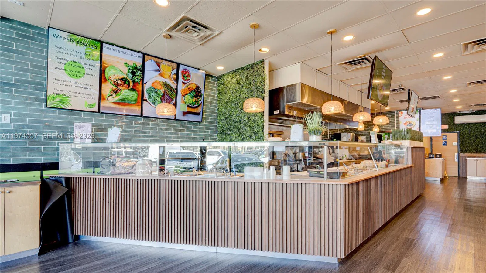 Prime Restaurant Space in High Traffic Retail Center