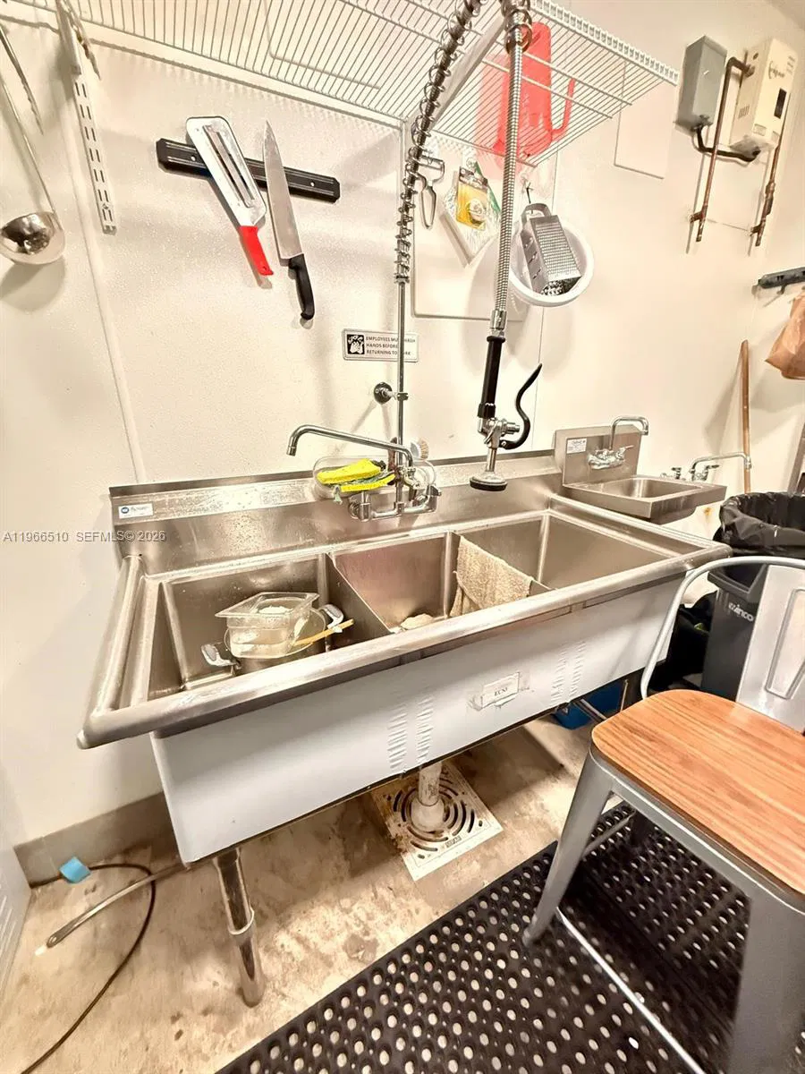 Turnkey Quick Service Restaurant with Low Locked In Rent