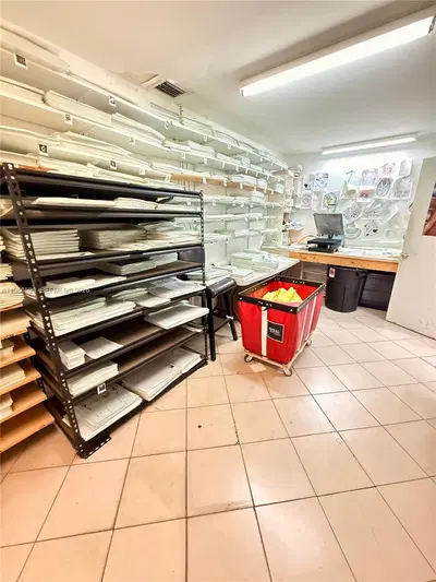 Established Commercial Print and Sign Service with Loyal Client Base