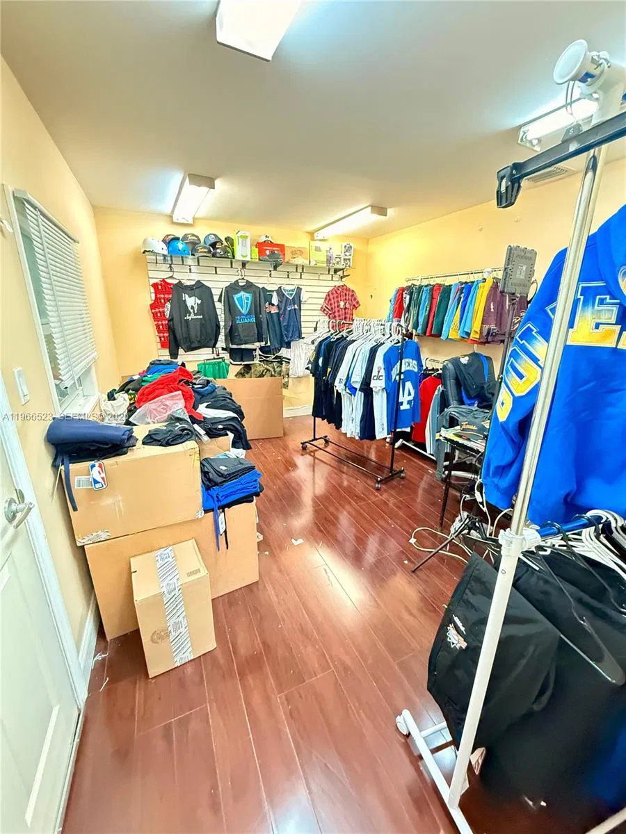 Established Commercial Print and Sign Service with Loyal Client Base