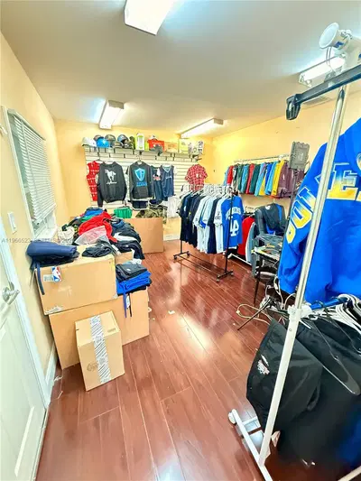 Established Commercial Print and Sign Service with Loyal Client Base