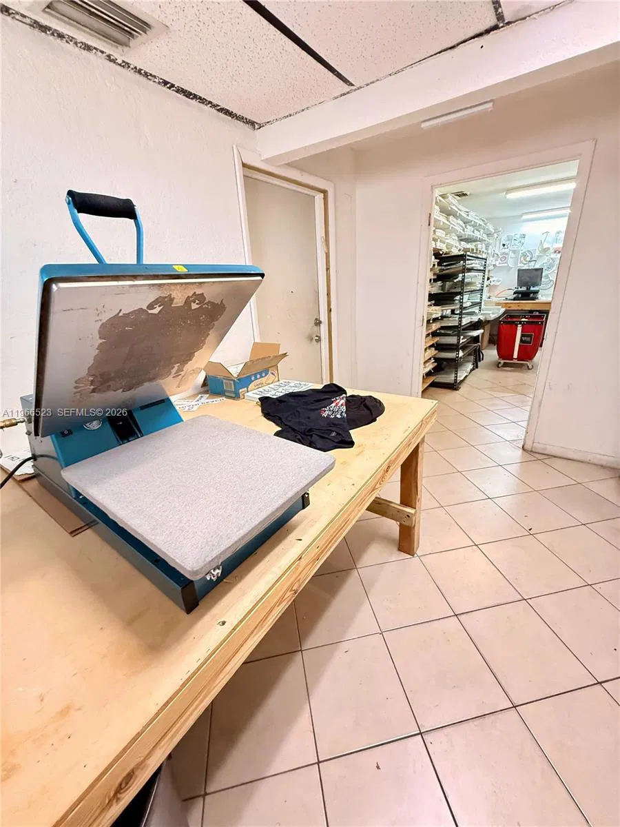 Established Commercial Print and Sign Service with Loyal Client Base