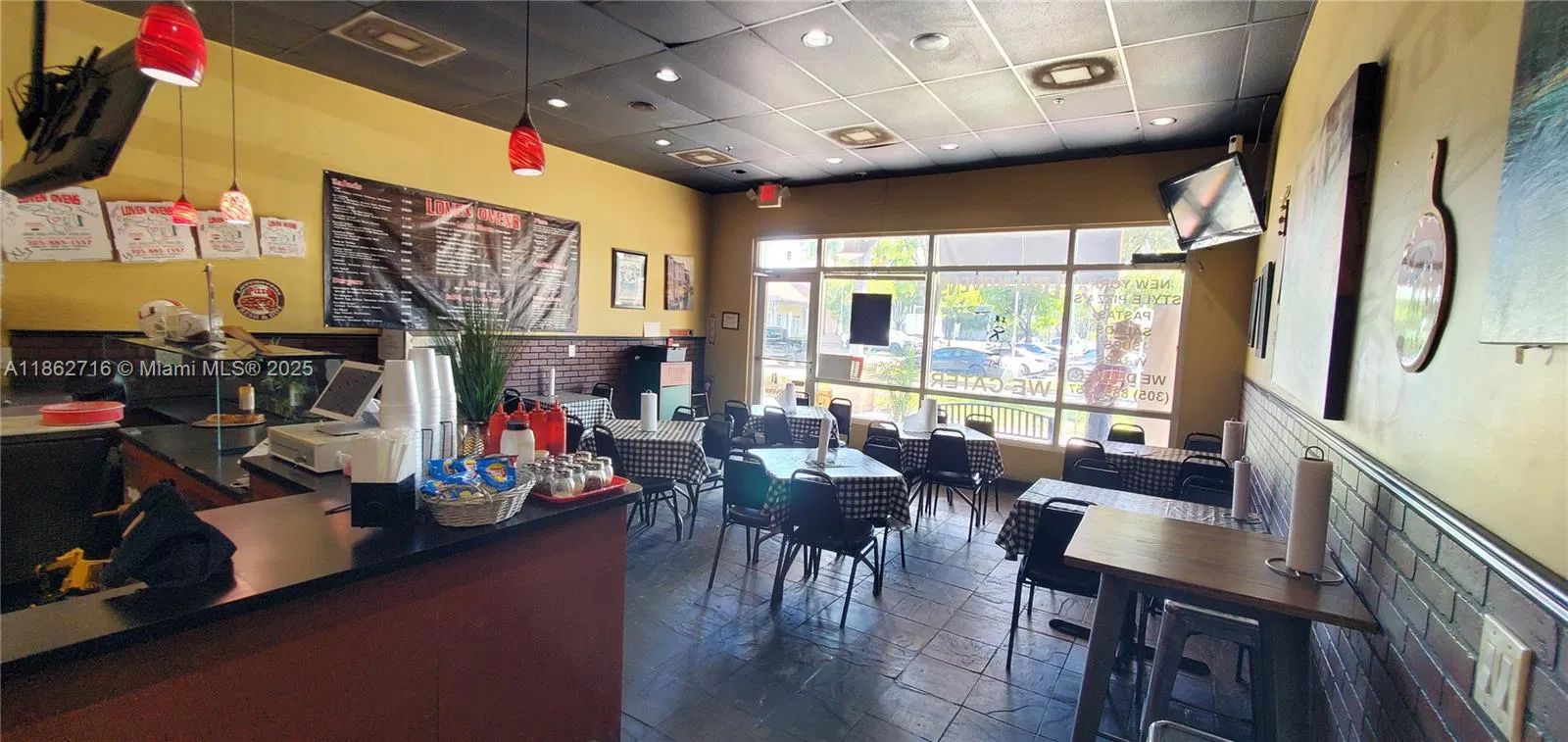 Turnkey Pizza Restaurant with Strong Customer Reviews