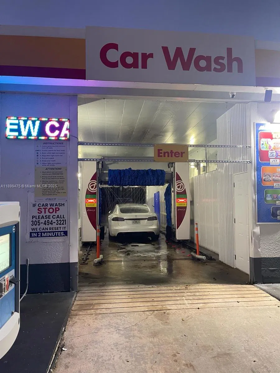 Thriving Car Wash with High Traffic Location
