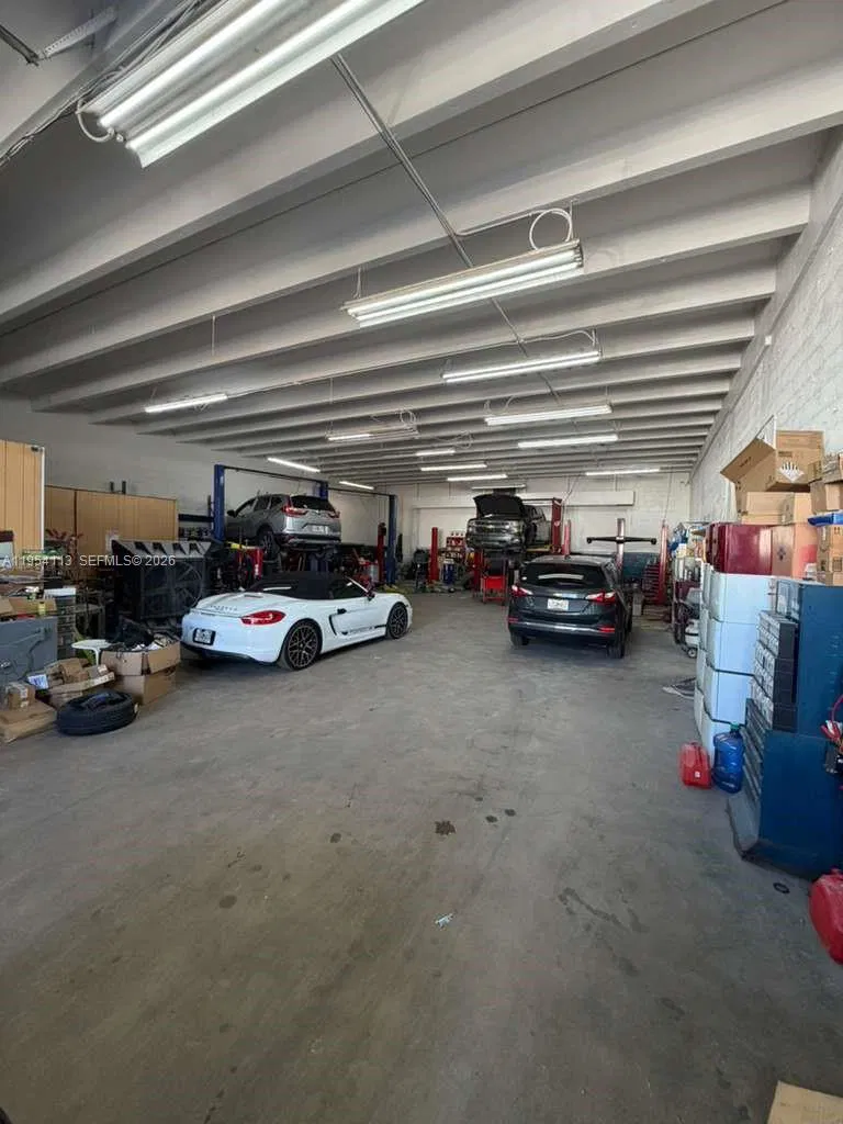 Established Auto Service and Body Shop with Loyal Customer Base